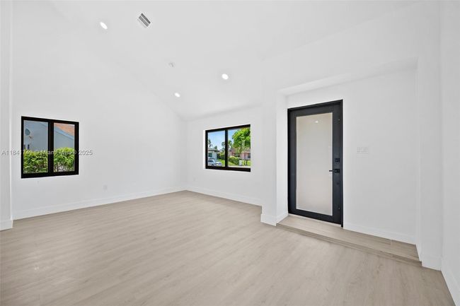 20620 Sw 120 Th Pl, House other with 3 bedrooms, 2 bathrooms and null parking in Miami FL | Image 9