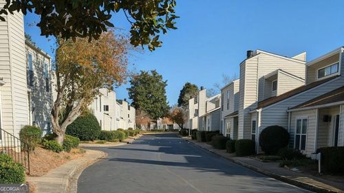 688 Serramonte Dr, Marietta, GA, 30068-4642 | Card Image