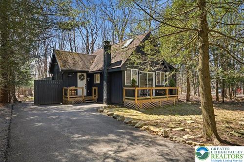 5306 Hummingbird Dr, Pocono Summit, PA, 18346-7616 | Card Image