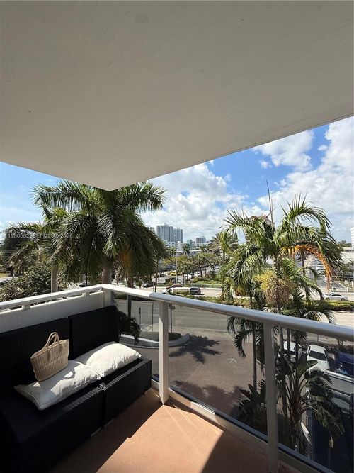 apt-310-3140 S Ocean Dr, Hallandale Beach, FL, 33009-7236 | Card Image