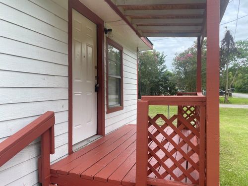 4617 3rd St, Bacliff, TX, 77518-1735 | Card Image