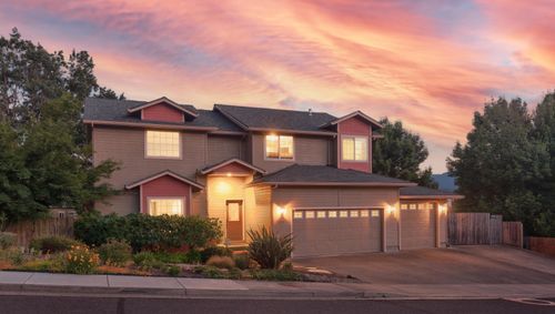 300 Woodville Way, Rogue River, OR, 97537-9502 | Card Image