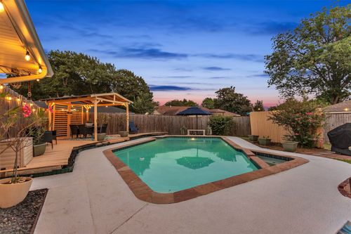 1018 Gracelane Dr, Desoto, TX, 75115-3302 | Card Image