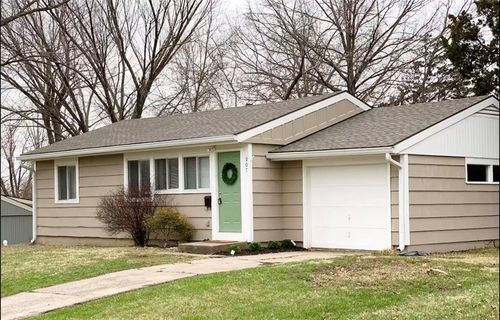 907 Ne 61st Ter, Gladstone, MO, 64118-5157 | Card Image