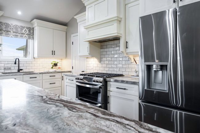 485201 30 Sideroad, House other with 5 bedrooms, 3 bathrooms and 14 parking in Amaranth ON | Image 12