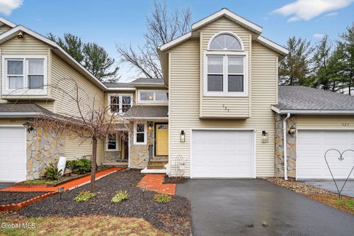 525 Highwood Cir, Albany, NY, 12203-5033 | Card Image