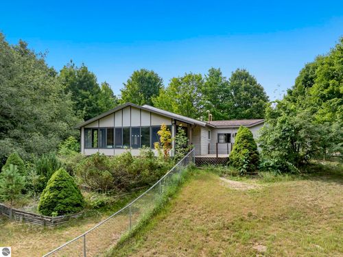 7788 Love Rd, Benzonia, MI, 49616-9751 | Card Image