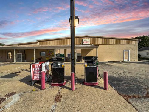 33 Brush St, Jamestown, IN, 46147-8821 | Card Image