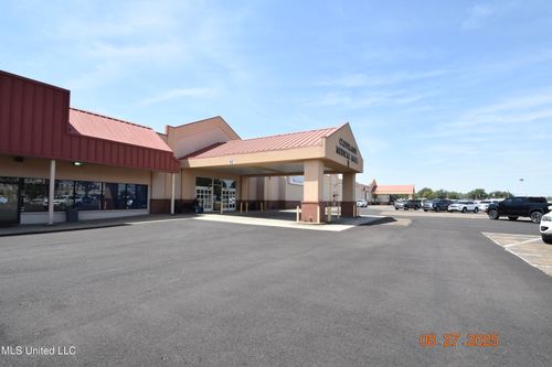 810 E Sunflower Rd, Cleveland, MS, 38732-2800 | Card Image