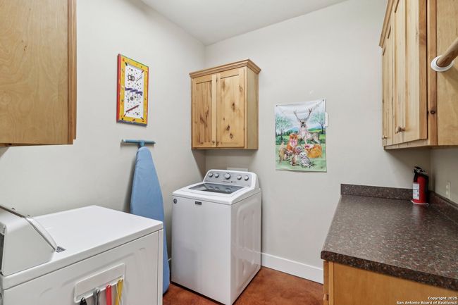221 Cypress Estates Pkwy, House other with 3 bedrooms, 2 bathrooms and null parking in Ingram TX | Image 17