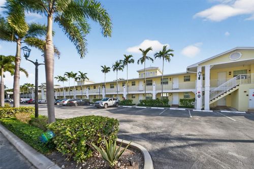 216-2660 Ne 8th Ave, Wilton Manors, FL, 33334-2584 | Card Image