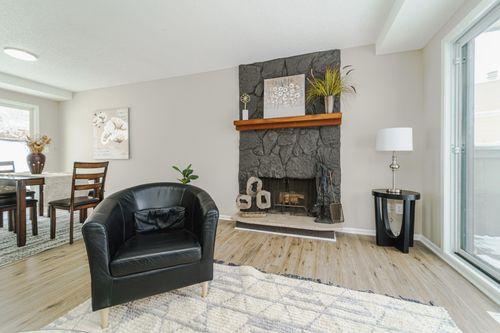 2129 Tamarin Trl, Golden Valley, MN, 55427-3149 | Card Image