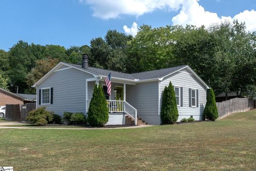 10 Meadowview Dr, Taylors, SC, 29687-3510 | Card Image