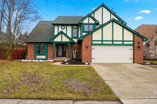 15743 Greenview, Fraser, MI, 48026-5041 | Card Image