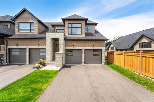 8 Lois Torrance Trail, Uxbridge, ON, L9P1R4 | Card Image