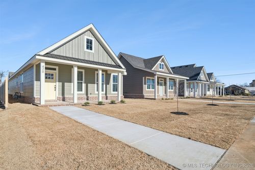 426 E Will Rogers Blvd, Claremore, OK, 74017-7455 | Card Image