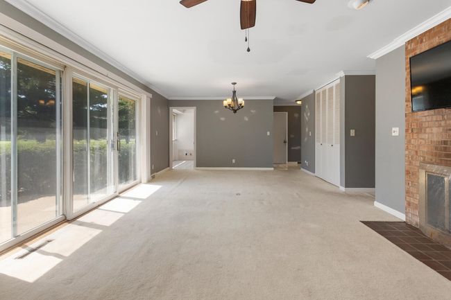 0 - 4 Fields E, Condo with 2 bedrooms, 2 bathrooms and 2 parking in Champaign IL | Image 10