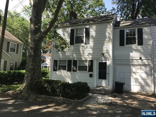 9 Burlington Pl, Fair Lawn, NJ, 07410-3511 | Card Image