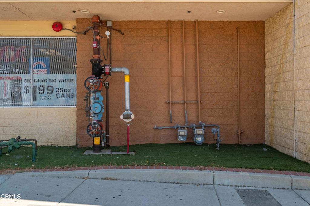 Commercial Sale in Santa Paula 3