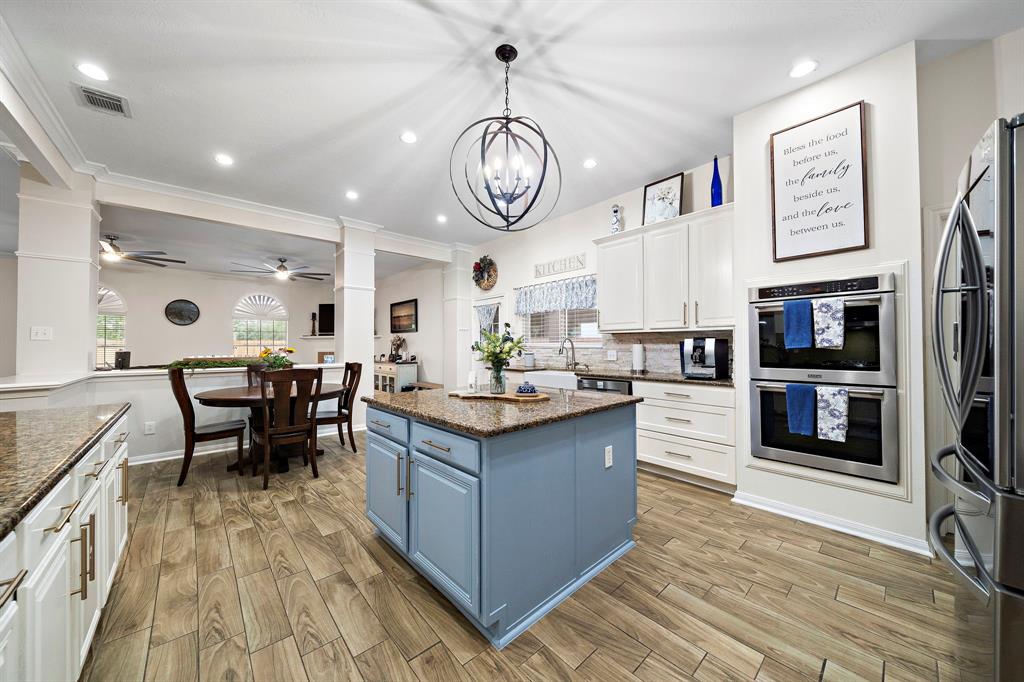 Laurel St, League City, TX 77573