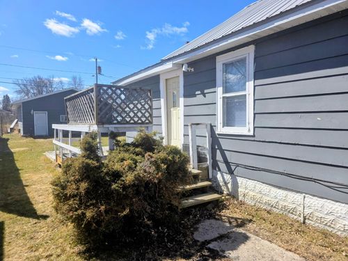 611 9th St, International Falls, MN, 56649-2713 | Card Image