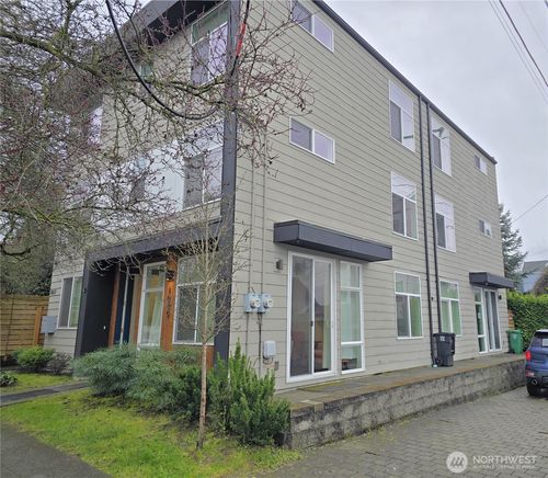 1015 Ne 55th St, Seattle, WA, 98105-3507 | Card Image