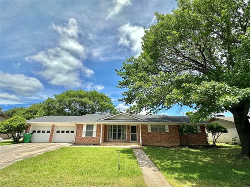 1902 College St, Gainesville, TX, 76240-4608 | Card Image