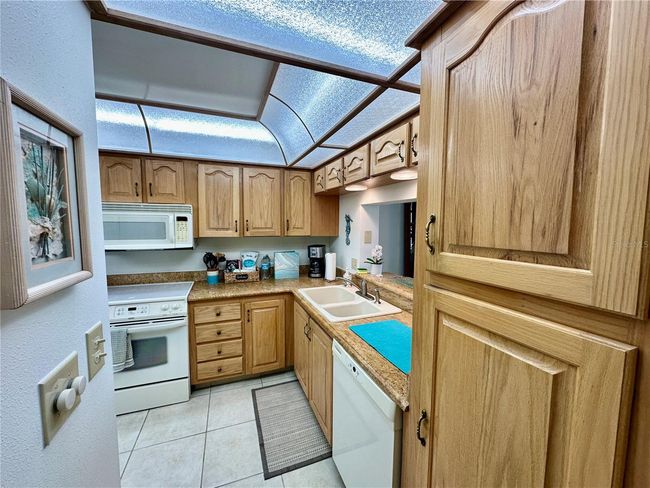 APT-501 - 15462 Gulf Blvd, Condo with 2 bedrooms, 2 bathrooms and null parking in MADEIRA BEACH FL | Image 52