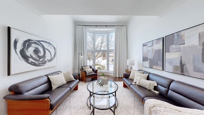 5 Mary Elizabeth Cres, House other with 5 bedrooms, 4 bathrooms and 4 parking in Markham ON | Image 4