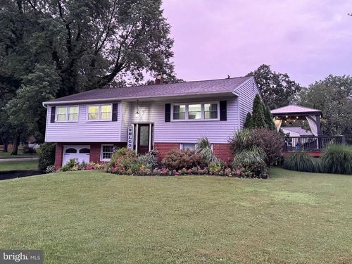 634 Sandra Ln, PHOENIXVILLE, PA, 19460-2320 | Card Image