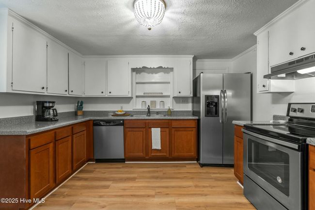 409 Monroe Ave, Home with 7 bedrooms, 3 bathrooms and null parking in Carolina Beach NC | Image 14