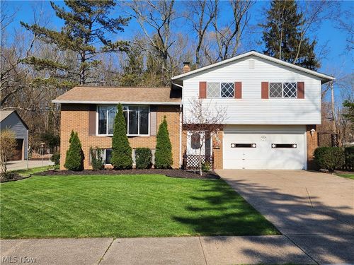 8165 Midland Rd, Mentor, OH, 44060-7527 | Card Image