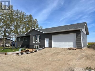 109 1st St, House other with 3 bedrooms, 2 bathrooms and null parking in Beatty SK | Image 3