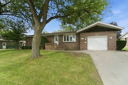286 N Tomagene Dr, Bourbonnais, IL, 60914-2132 | Card Image