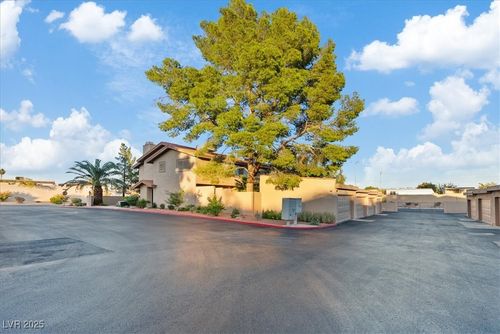 3388 Pavlo St, Las Vegas, NV, 89121-4206 | Card Image