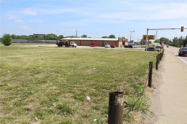 View of yard | Image 6