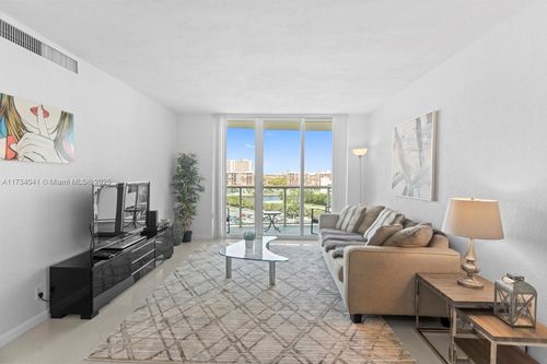 apt-10q-3801 S Ocean Dr, Hollywood, FL, 33019-2928 | Card Image