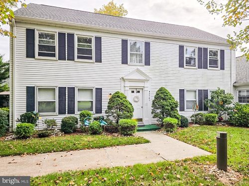 374 New Bedford Ln, MONROE TOWNSHIP, NJ, 08831-1811 | Card Image