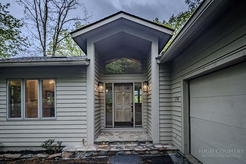 178 Sorrento Park Dr, Blowing Rock, NC, 28605-9412 | Card Image
