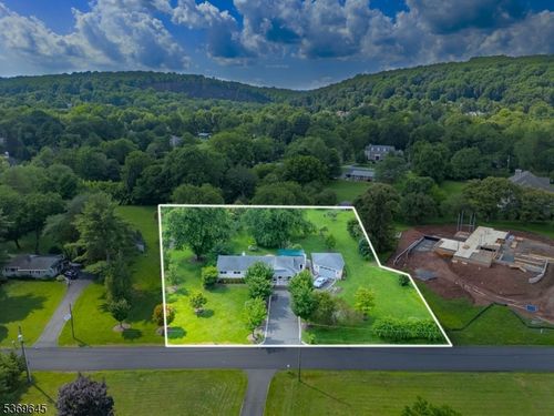 23 Sneider Rd, Warren, NJ, 07059-7041 | Card Image