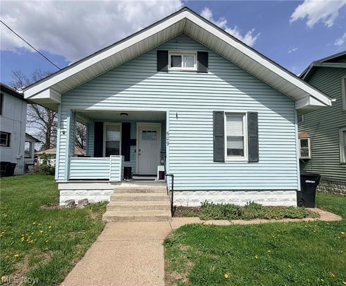 609 Seborn Ave, Zanesville, OH, 43701-5622 | Card Image