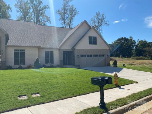 4047 Stadler Dr Ne, Conover, NC, 28613-9286 | Card Image