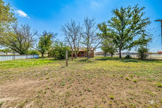 209 N Florida Ave, House other with 3 bedrooms, 3 bathrooms and 2 parking in Big Lake TX | Image 28