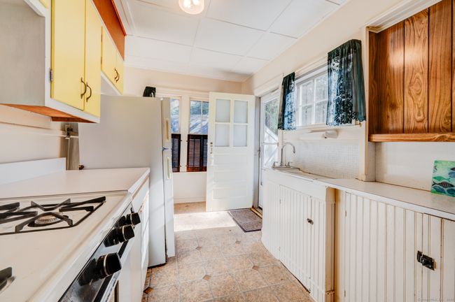 283 E Shore Rd, House other with 2 bedrooms, 1 bathrooms and 2 parking in Morris CT | Image 16