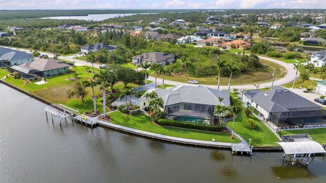 15490 Seafoam Cir, House other with 3 bedrooms, 3 bathrooms and null parking in PORT CHARLOTTE FL | Image 94