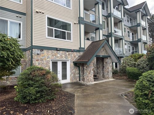 c203-259 W Bakerview Rd, Bellingham, WA, 98226-8178 | Card Image