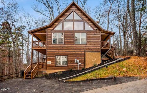 2184 Beach Front Dr, Sevierville, TN, 37876-8960 | Card Image