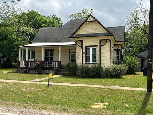 317 E Grand St, Whitewright, TX, 75491-2230 | Card Image