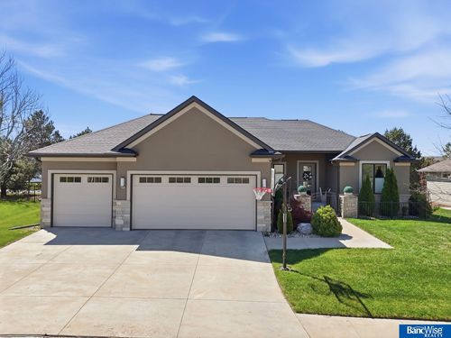 9333 Blackwood Avenue, Lincoln, NE, 68526 | Card Image