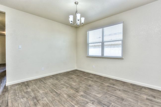 Family Room | Image 10
